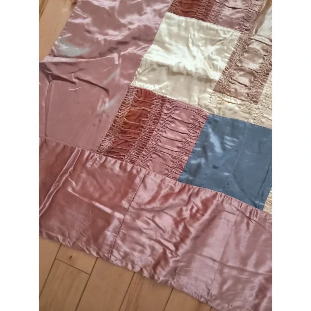 Antique Very Old‎ Estate Find Handmade Silk Satin Lap Bed Quilt 64x69